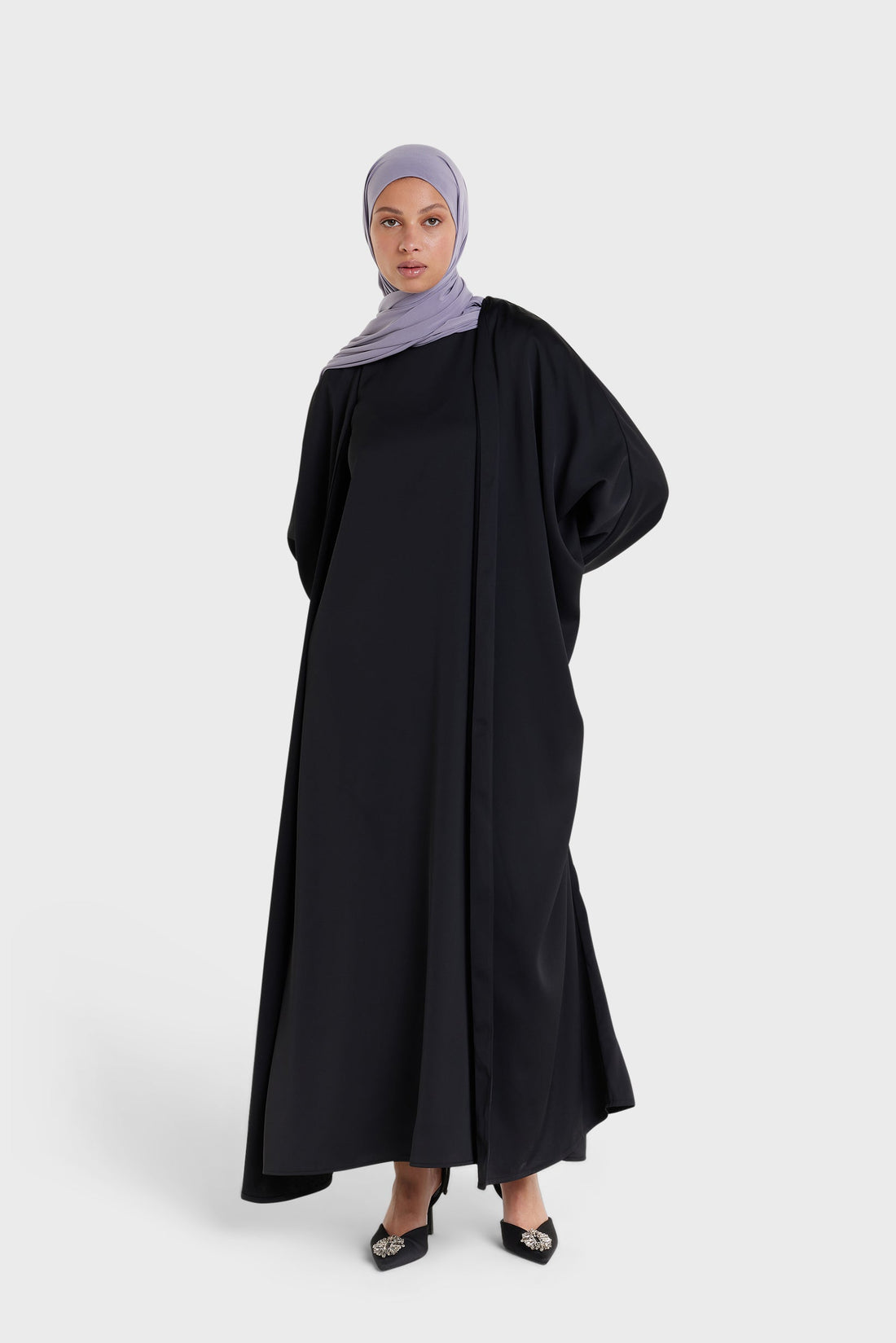 Doffe Satijnen Abaya Met Vleermuismouwen | Zwart