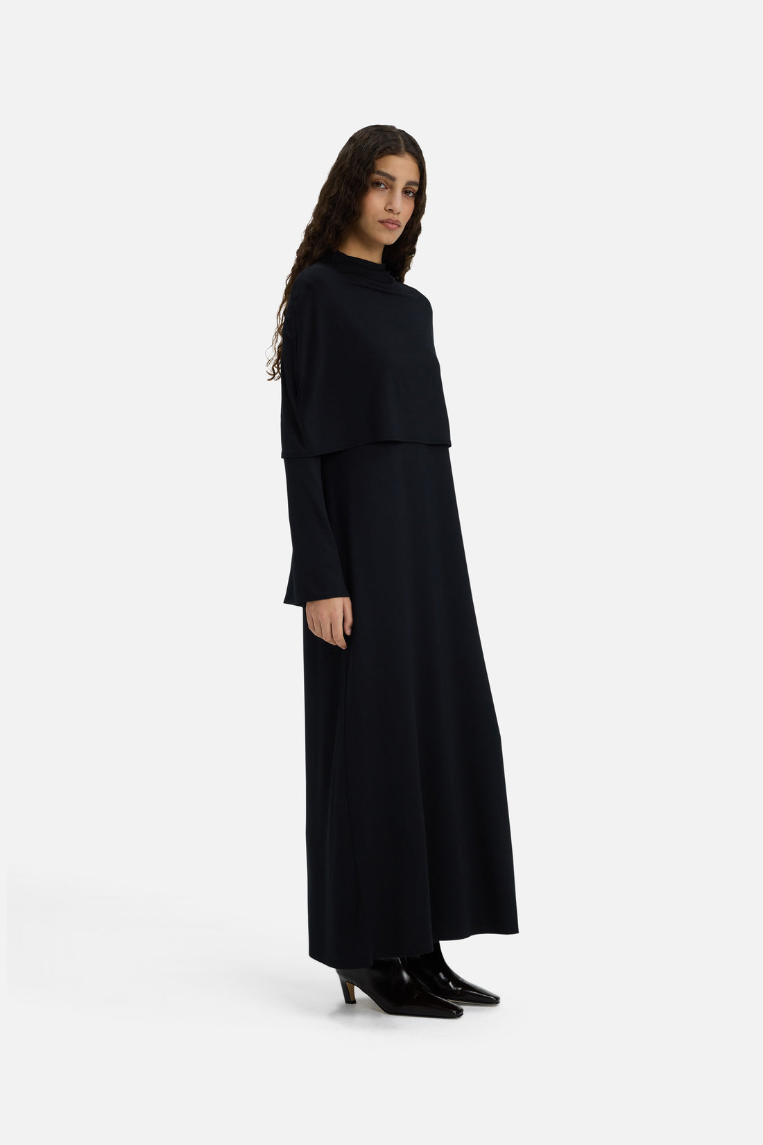 Capelet Robe | Zwart