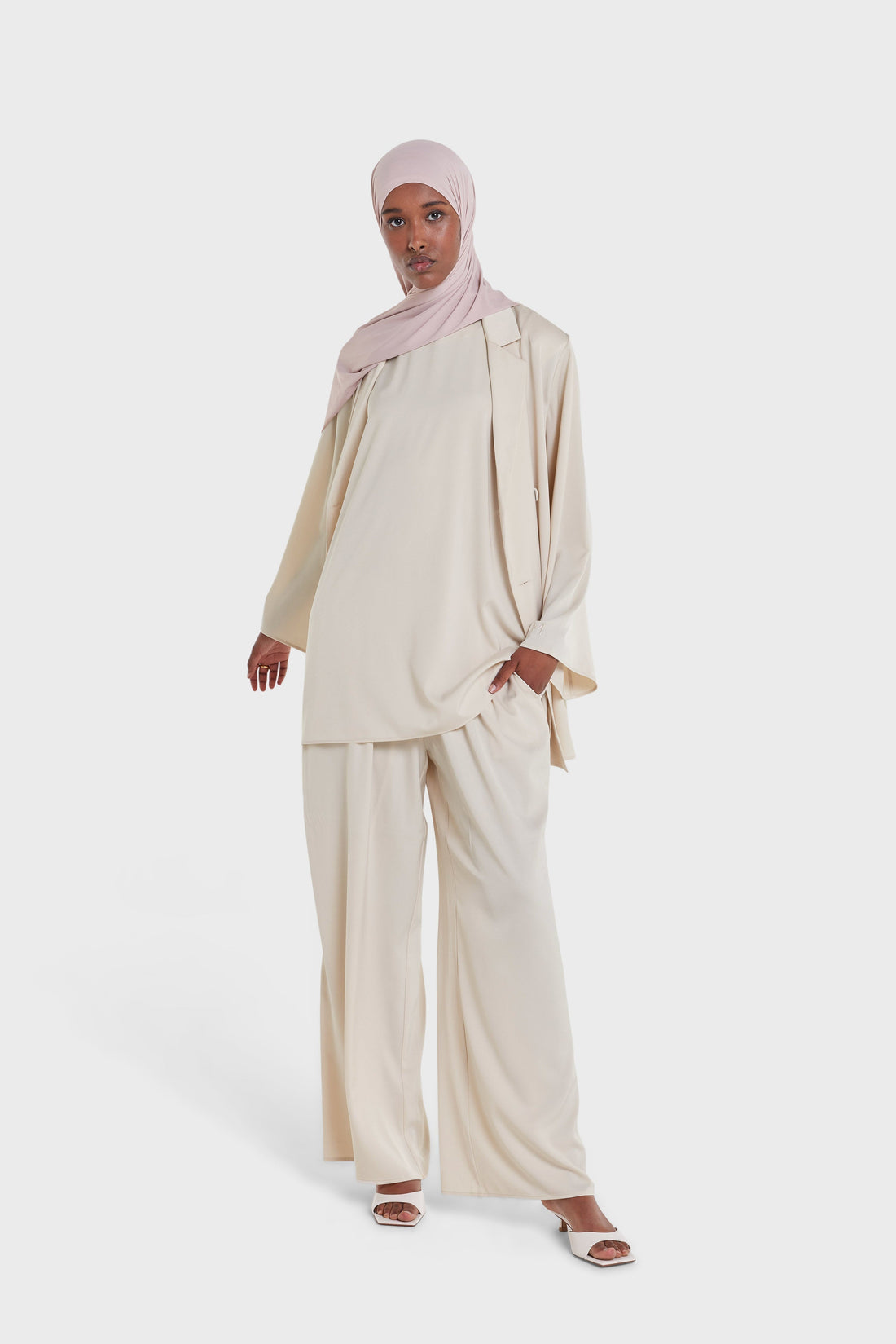 Satijnen mouwloze top | Zand