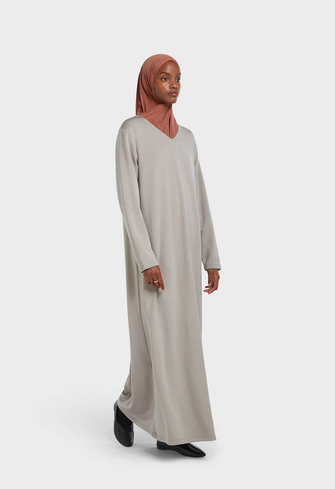 Zachte Viscose Jurk met V-hals | Kiezel