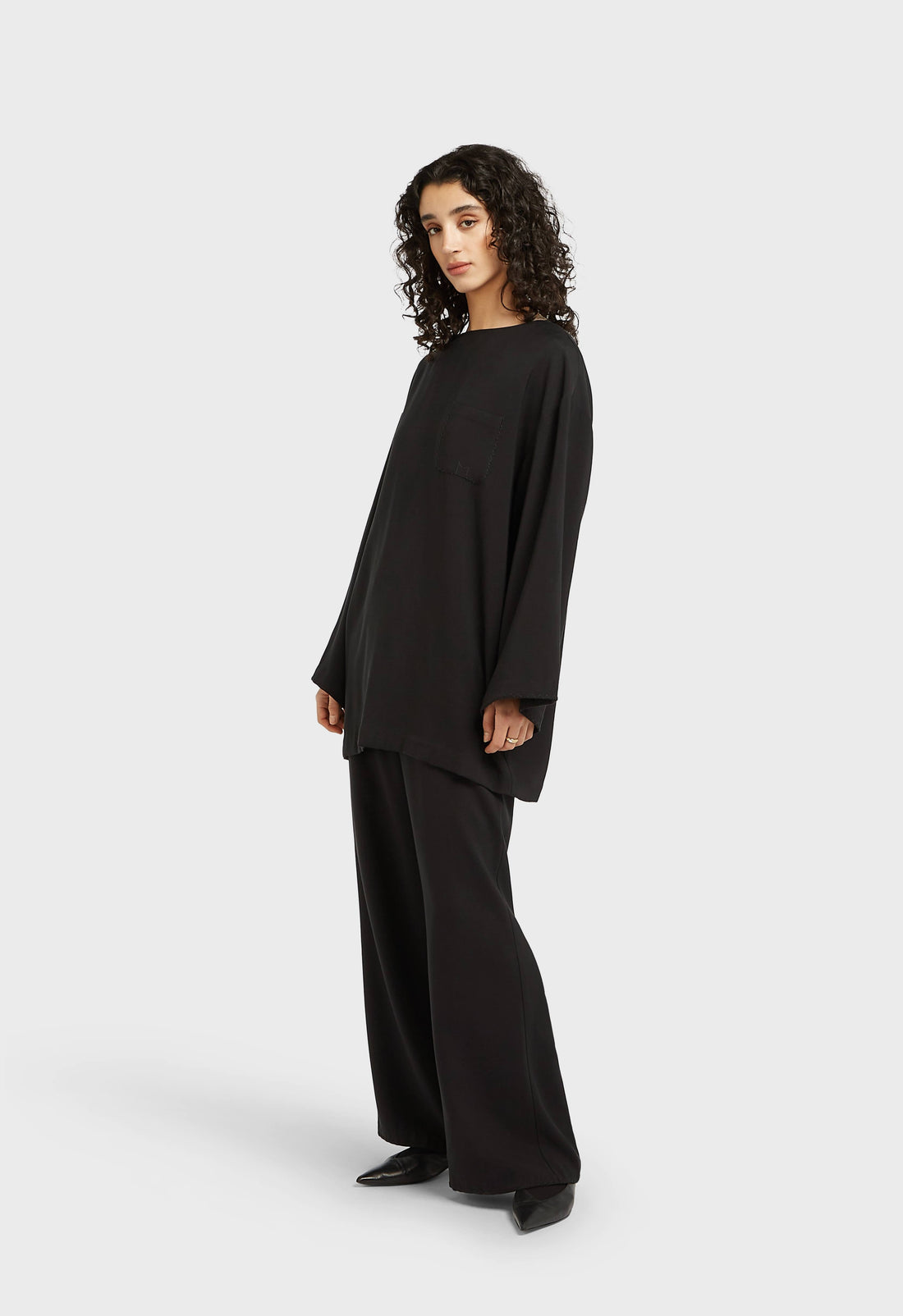 Soft Geweven Getailleerde Top | Zwart